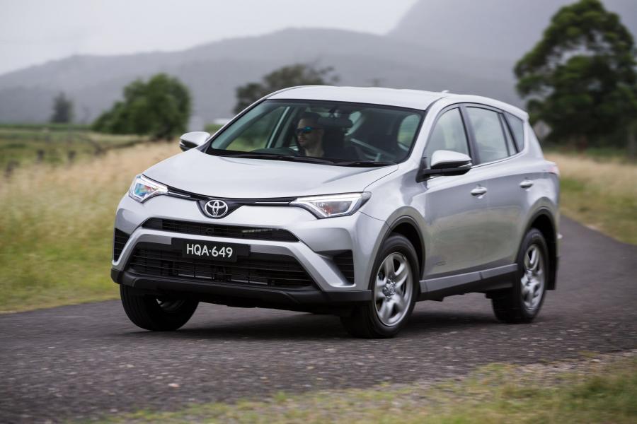  Toyota RAV4 2015 года  (AU) (фото 2 из 22)